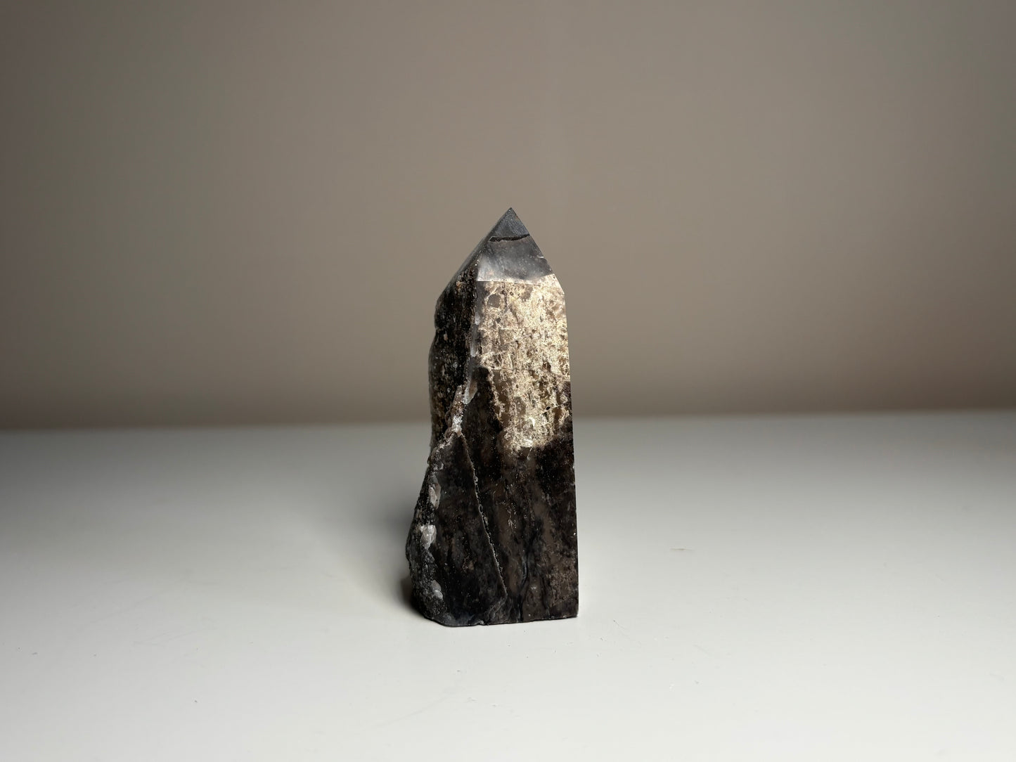 24. Sphaleriet, obelisk