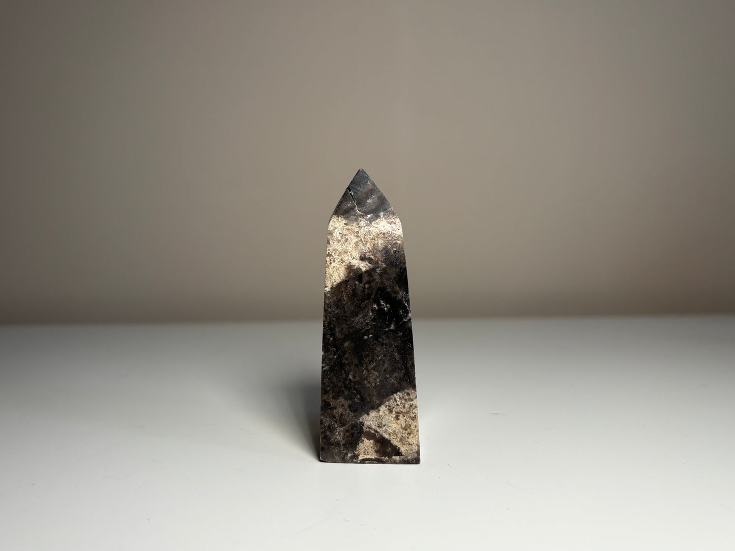 24. Sphaleriet, obelisk
