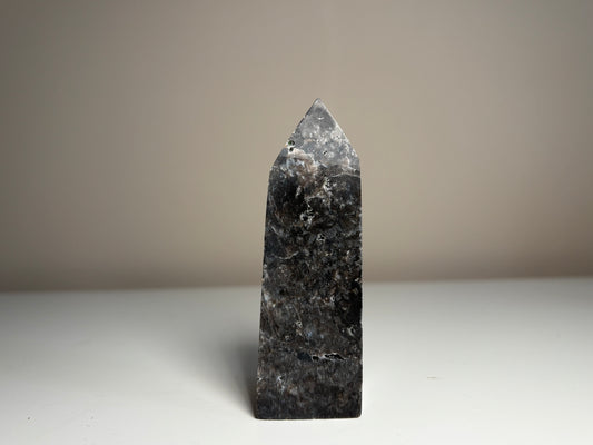 13. Sphaleriet, obelisk