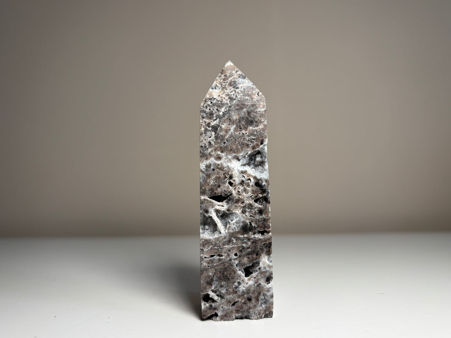 39. Sphaleriet, obelisk