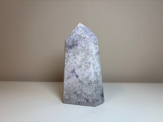Amethist roze, obelisk, nummer 5.