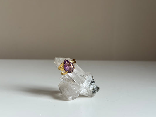 Verstelbare ring met amethist - verguld goud