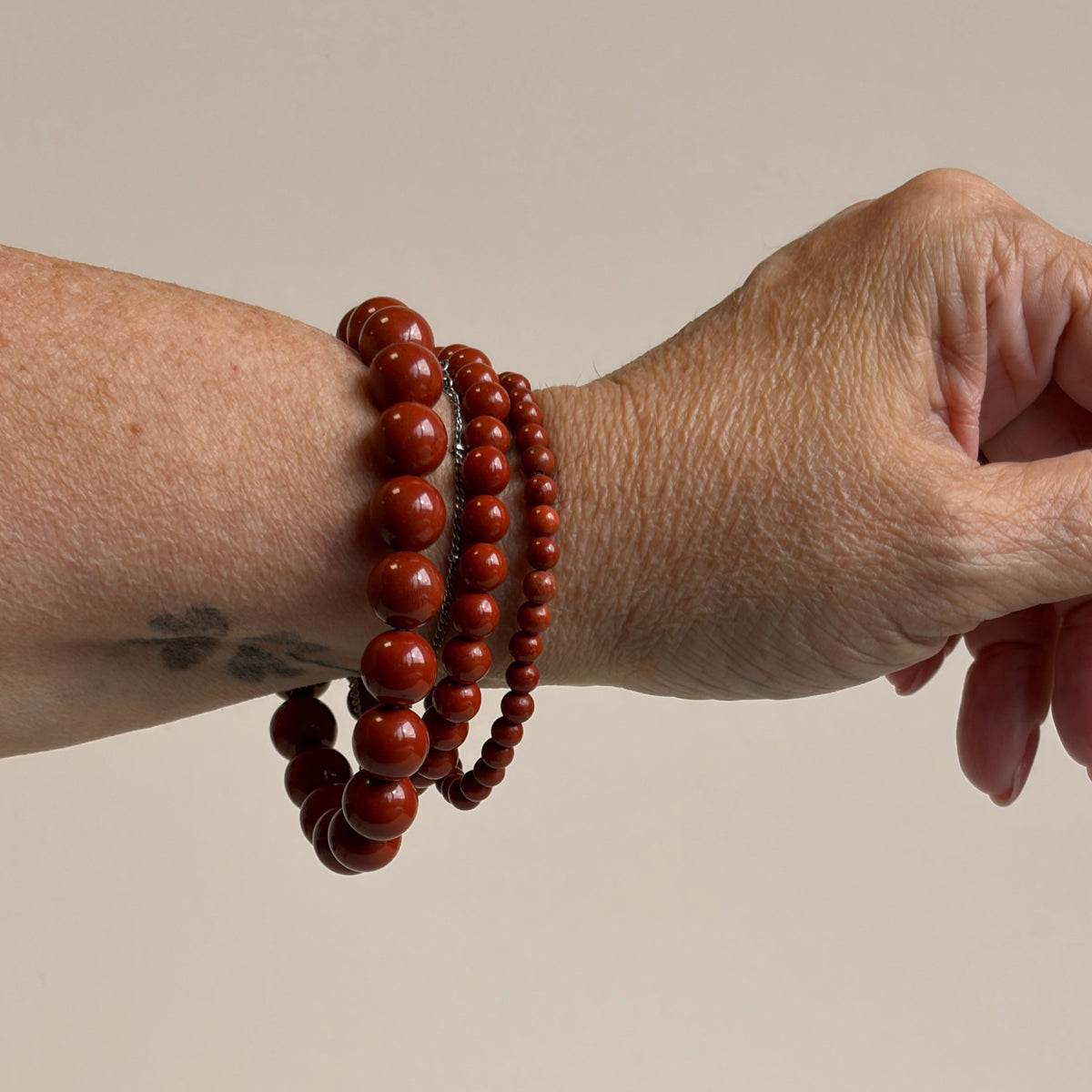 Armbanden met 10 mm, 6 mm en 4 mm kraal