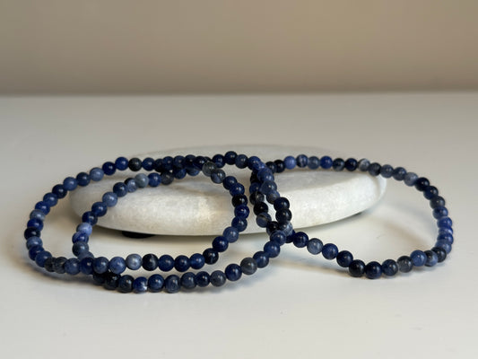 Sodaliet armband 4 mm kraal