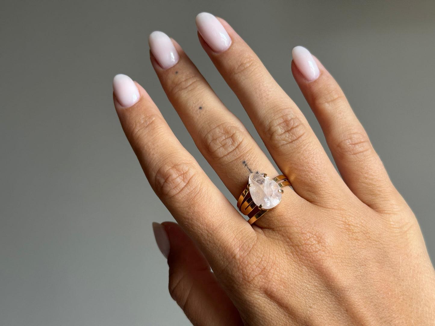Verstelbare Ring met Rozenkwarts – Goud
