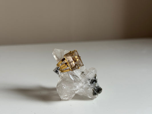Verstelbare Ring met Rutielkwarts – Goud
