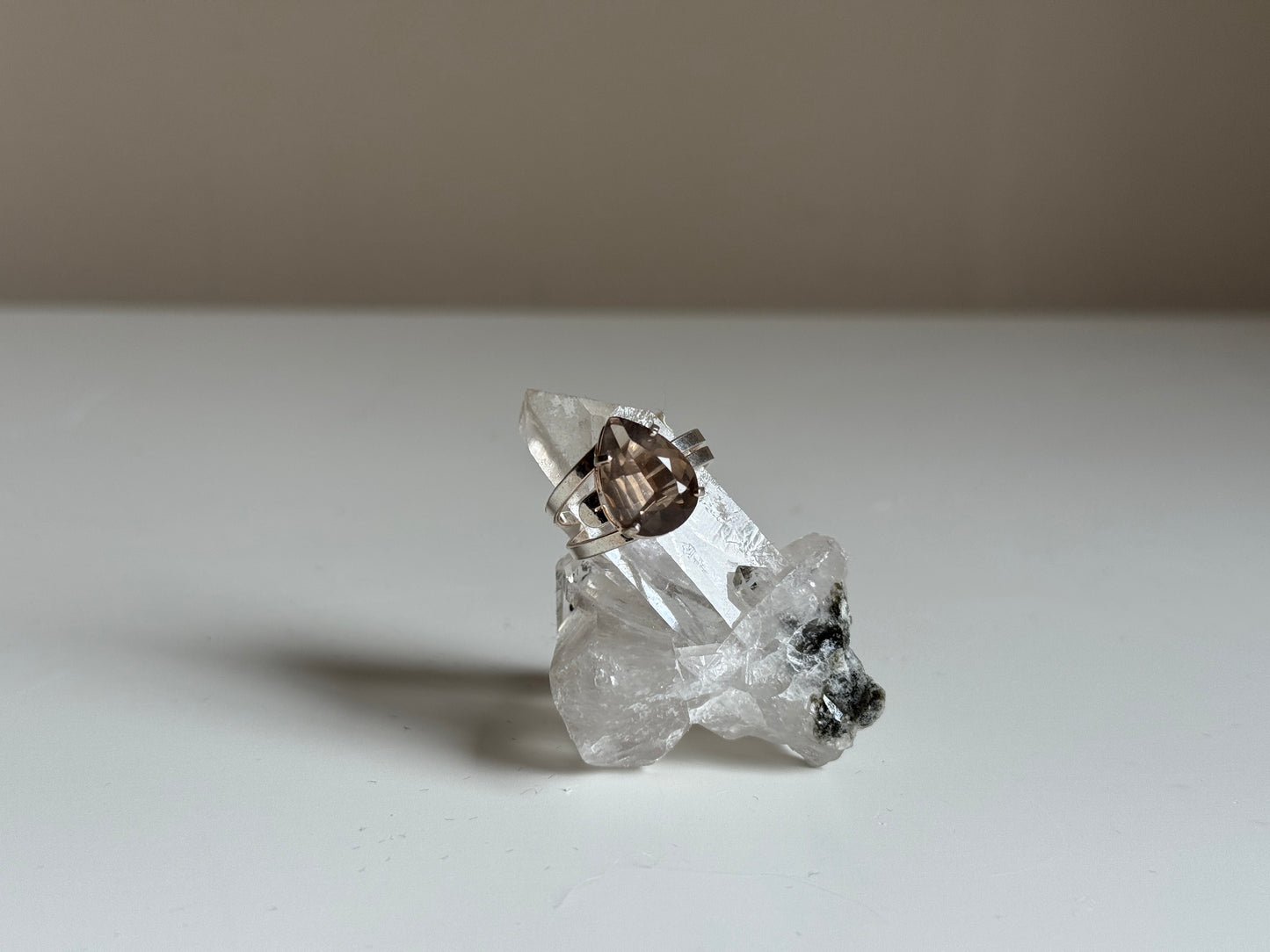 Verstelbare Ring met Rookkwarts – Zilver