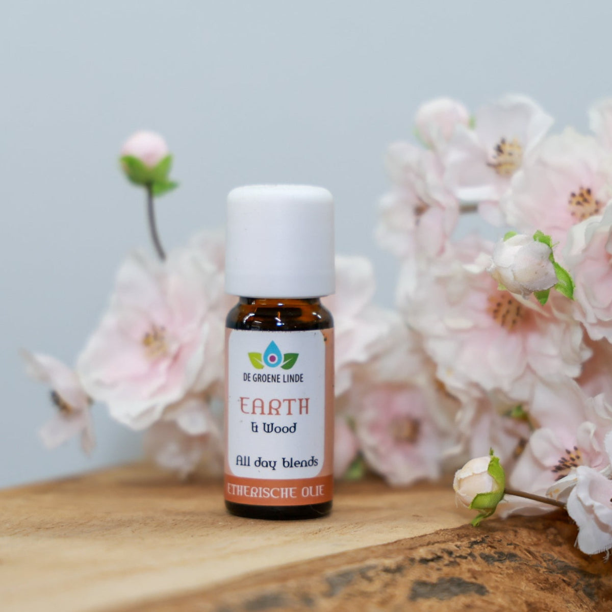 Productfoto van Earth & Wood etherische olie 10 ml van De Groene Linde