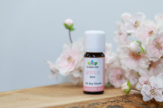 Flesje De Groene Linde – Queen Rose etherische olie 10 ml van DIBA, frisse liefdevolle geur met bergamot, ho-blad en mandarijn
