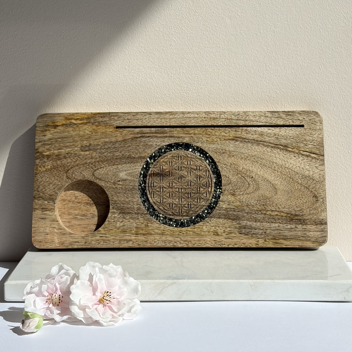 Kaarthouder Flower of Life met toermalijn en pyriet, mangohout