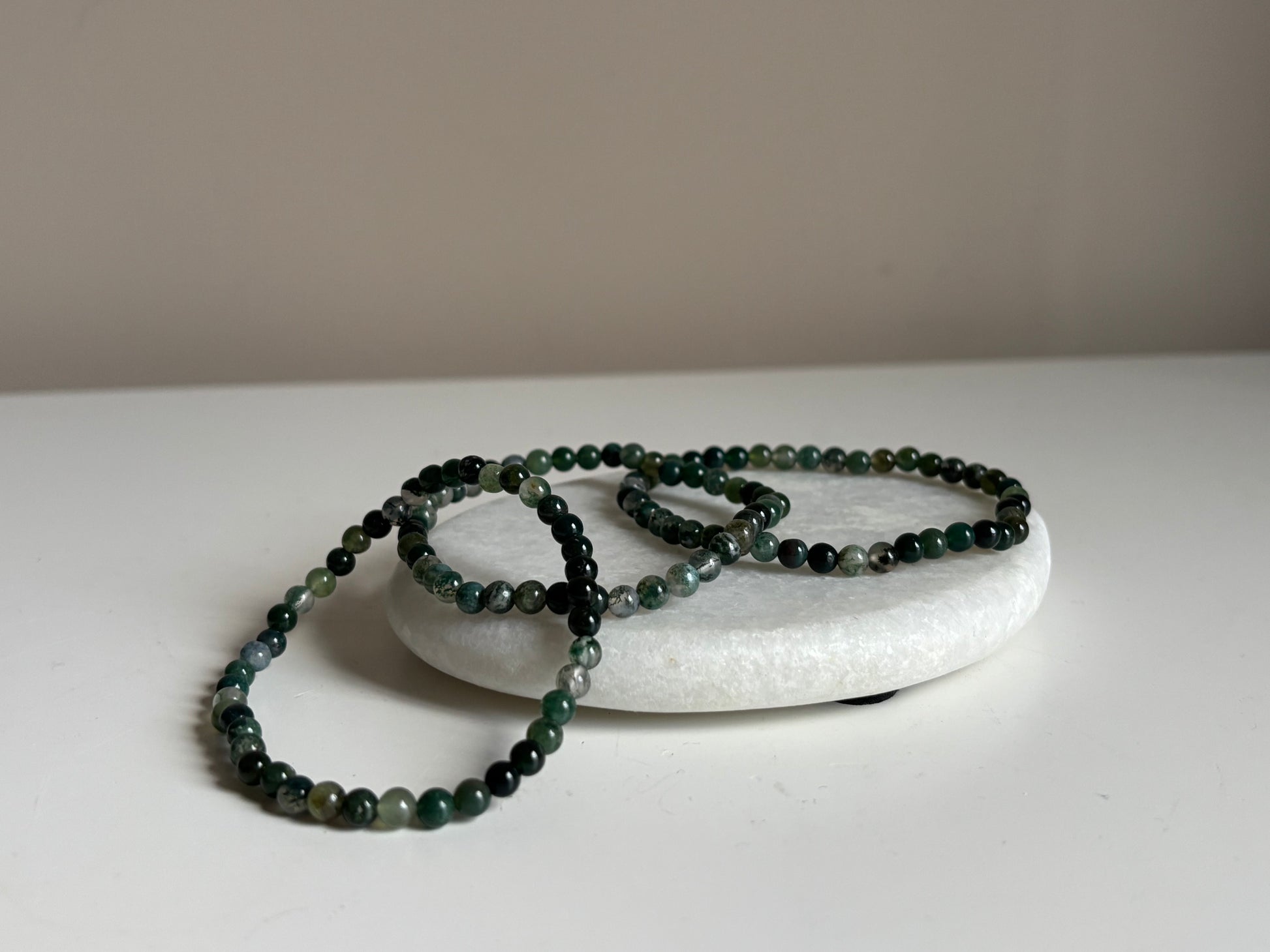 Mosagaat armband met 4 mm kralen