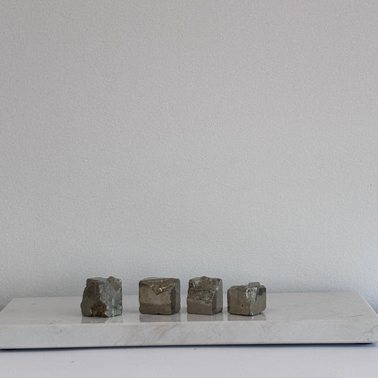 Natuurlijk pyrietblokje in kubusvorm – onbewerkt kristal voor kracht en bescherming