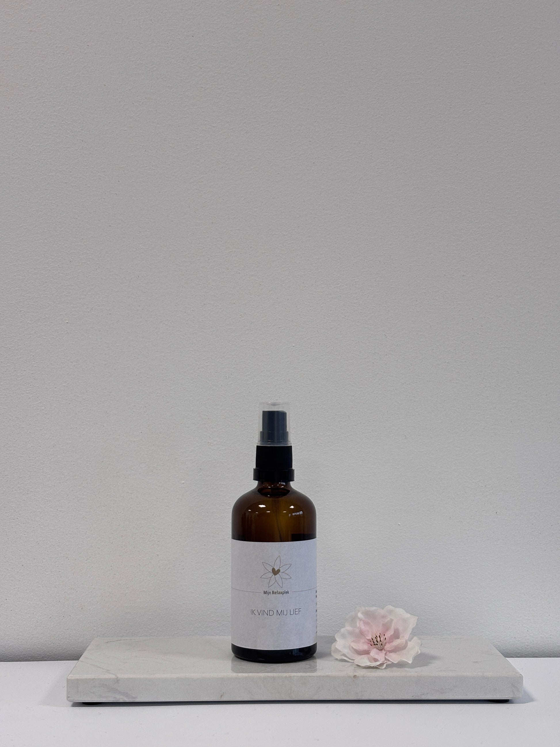 Tamara’s Relaxplek Ik vind mij lief – Auraspray 100 ml met rozenkwarts, bergkristal en vanille voor zelfacceptatie en innerlijke rust