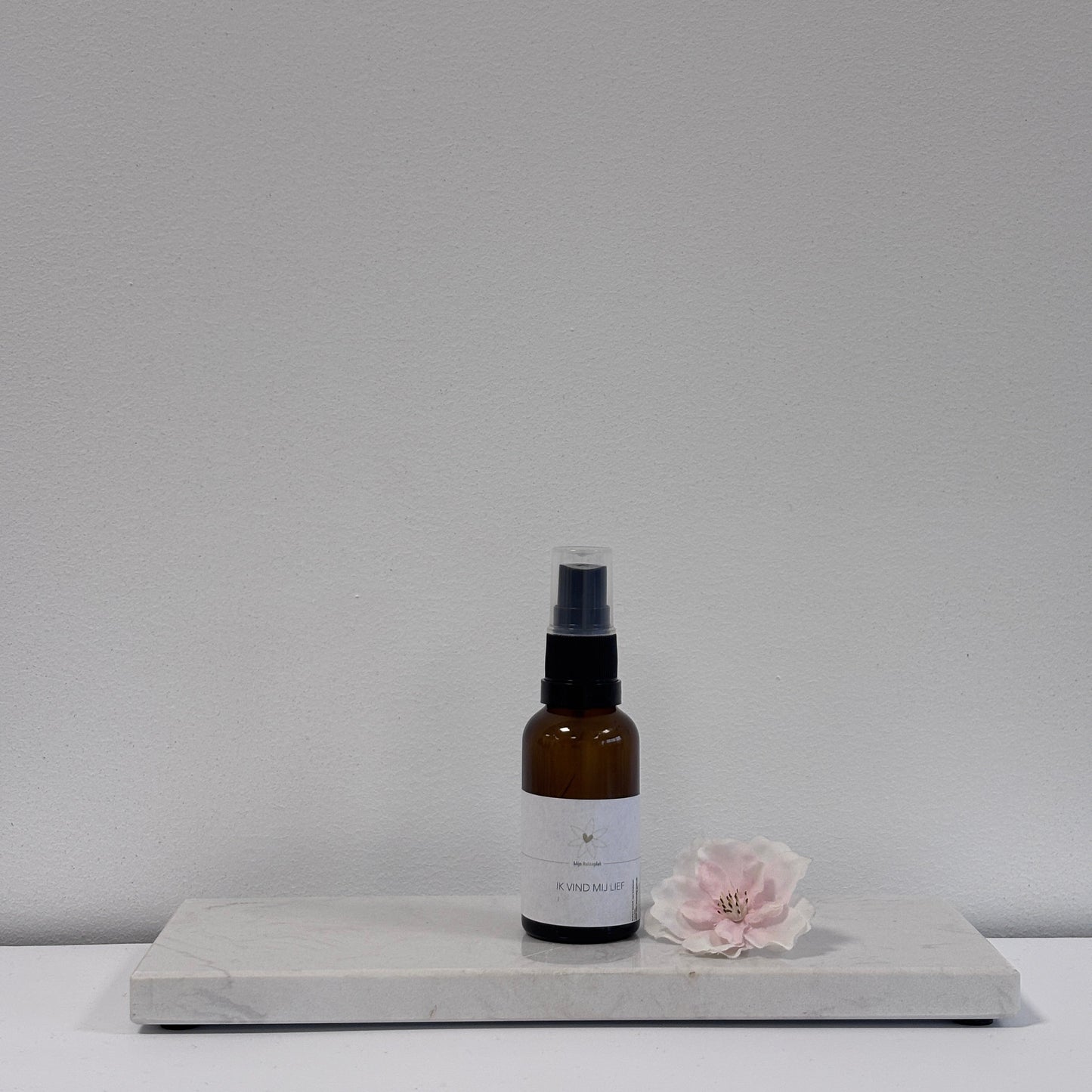 Ik vind mij lief – Auraspray van Tamara’s Relaxplek, natuurlijke spray met gember en rozenhout voor zelfliefde en zachtheid.