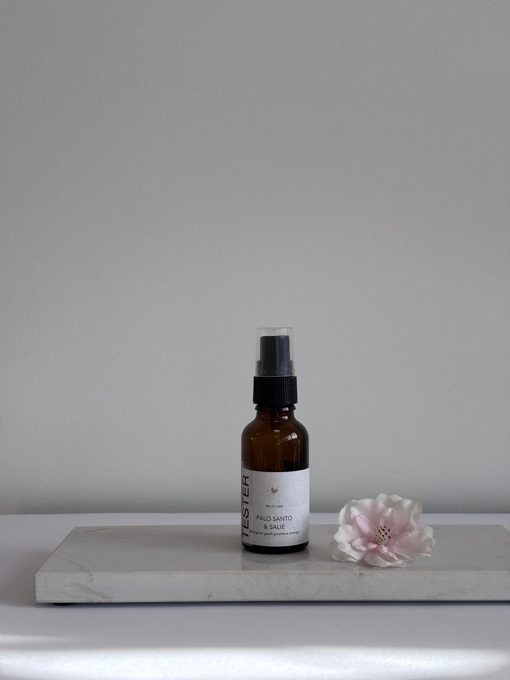 Palo Santo & Salie Auraspray van Tamara’s Relaxplek – natuurlijke spray voor energetische reiniging en bescherming, 30 ml. flacon