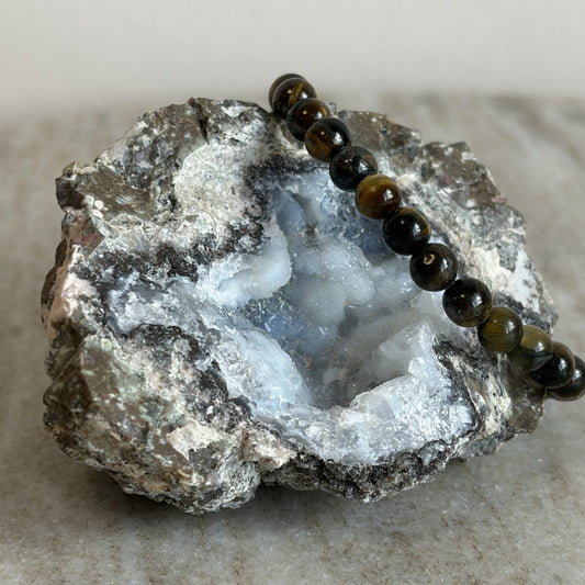 Valkenoog kinderarmband met 4 mm kralen op een geode